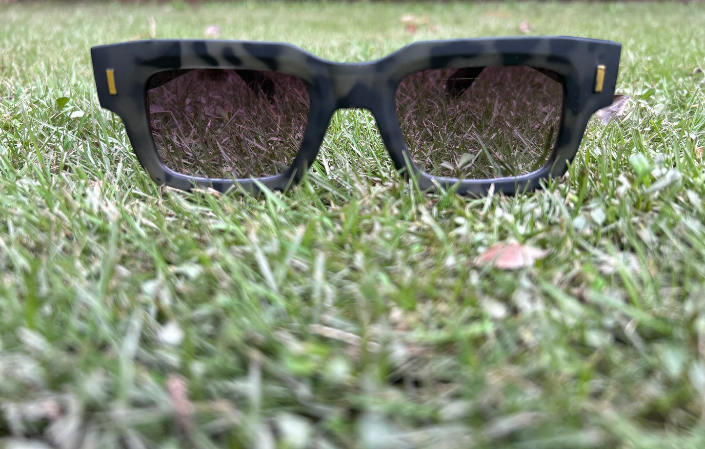 Premium quality trendy frame sunglasses for men & women