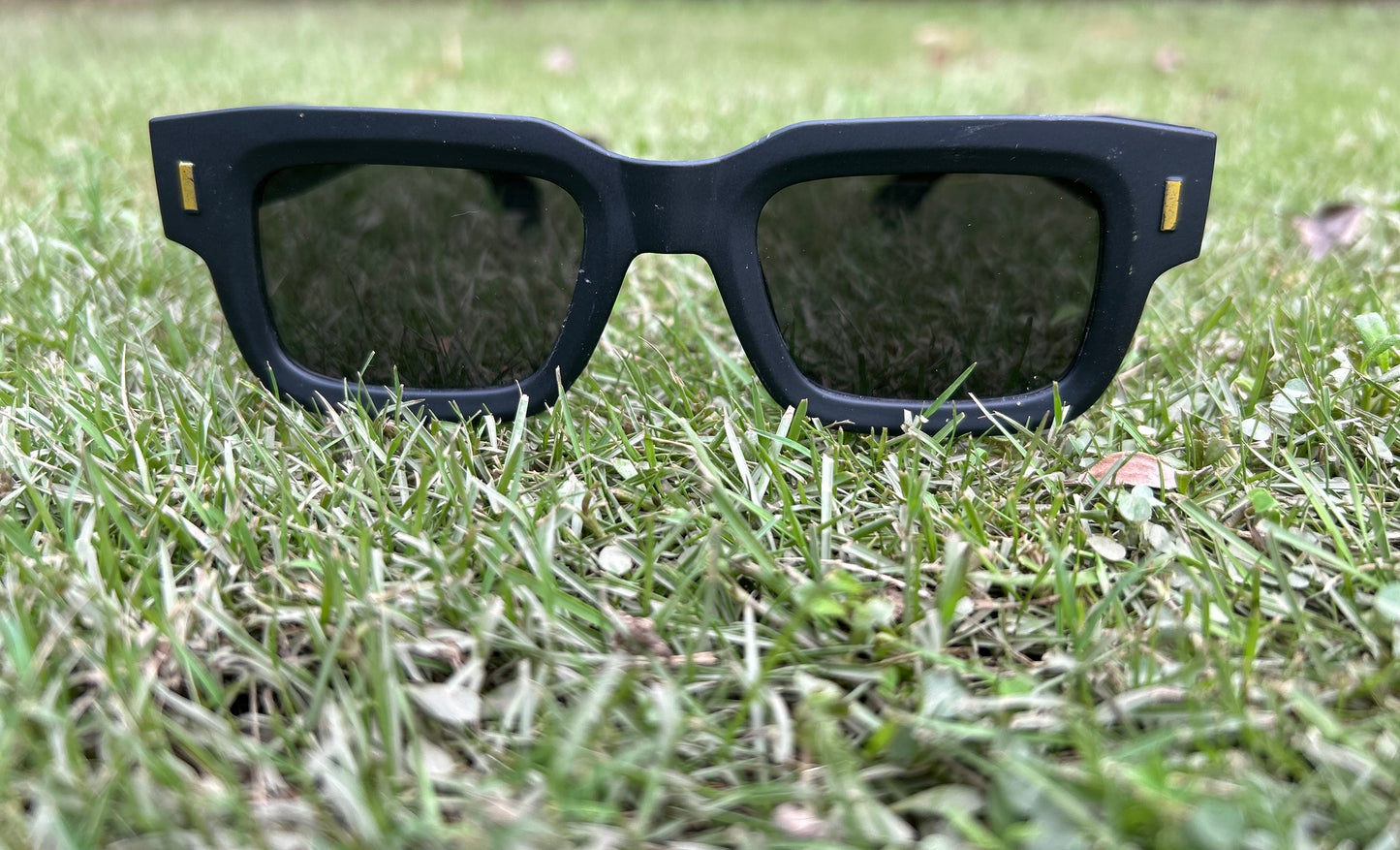 Premium quality trendy frame sunglasses for men & women