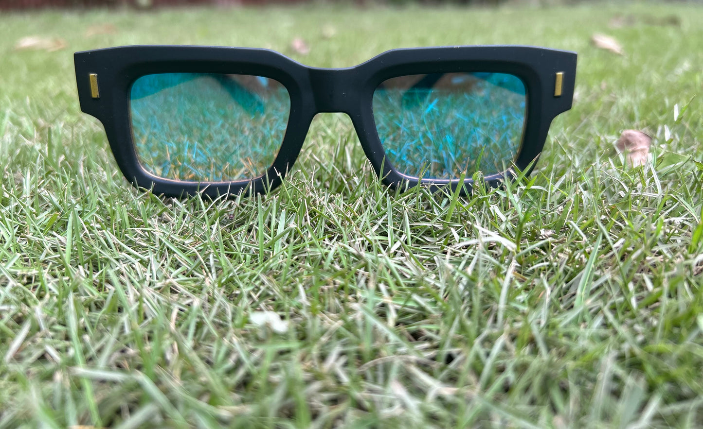 Premium quality trendy frame sunglasses for men & women